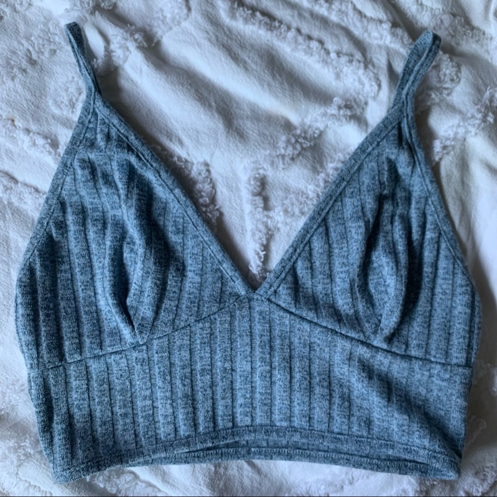 blue ribbed v neck cropped tank top